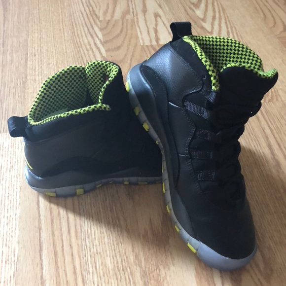 ✨ Jordan retro “venom” 10’s 4y - Picture 1 of 4
